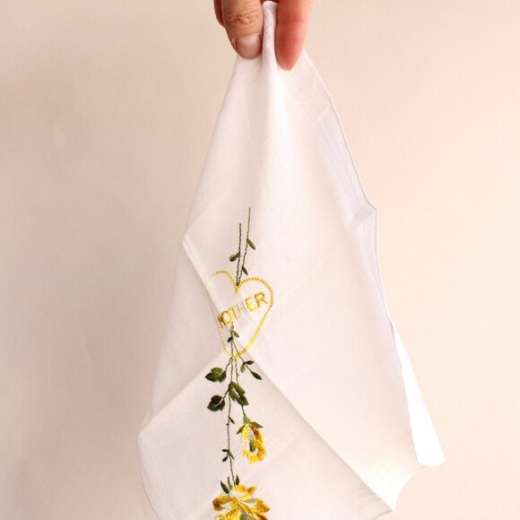 Vintage Handkerchief, Embroidered "Mother" and Yellow Roses, White Cotton - Picture 10 of 10